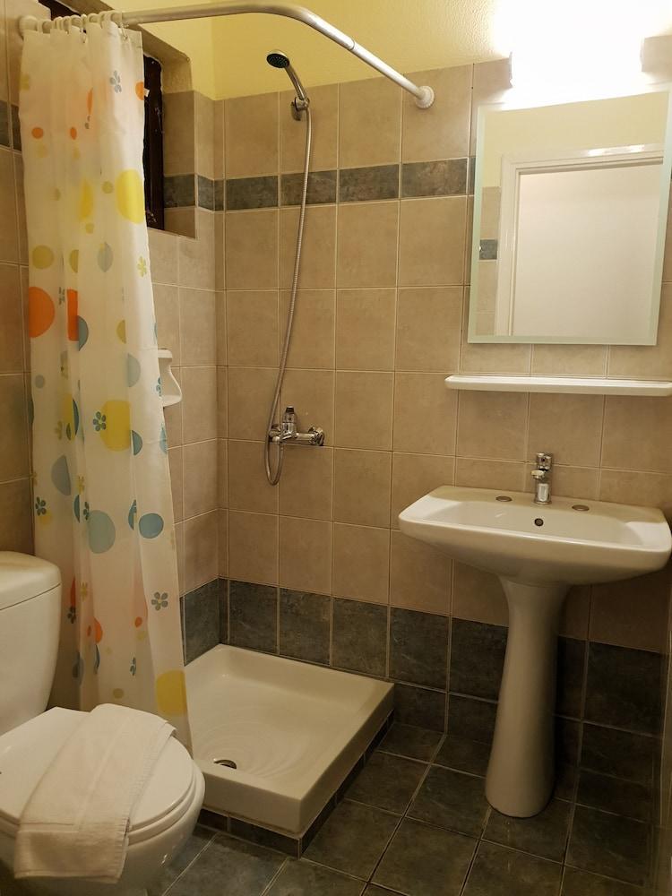 קאבוס Morfeas Hotel מראה חיצוני תמונה