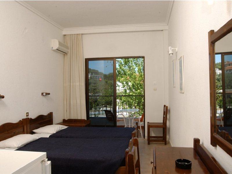 קאבוס Morfeas Hotel מראה חיצוני תמונה