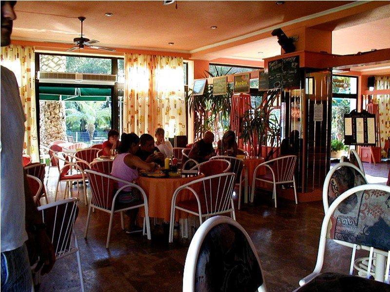קאבוס Morfeas Hotel מראה חיצוני תמונה