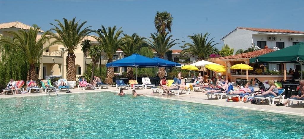 קאבוס Morfeas Hotel מראה חיצוני תמונה
