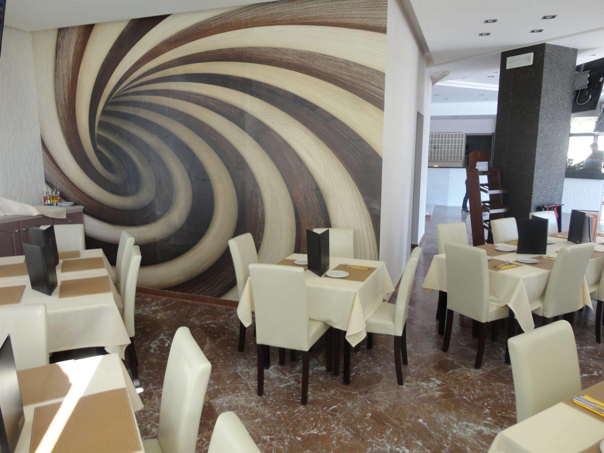 קאבוס Morfeas Hotel מראה חיצוני תמונה