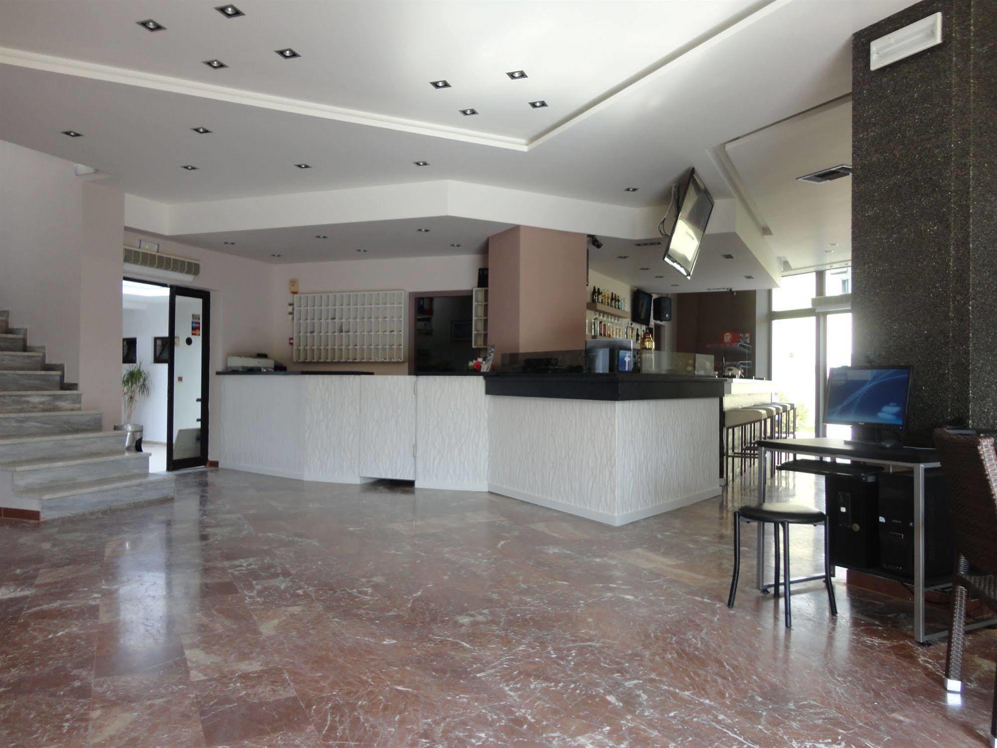 קאבוס Morfeas Hotel מראה חיצוני תמונה