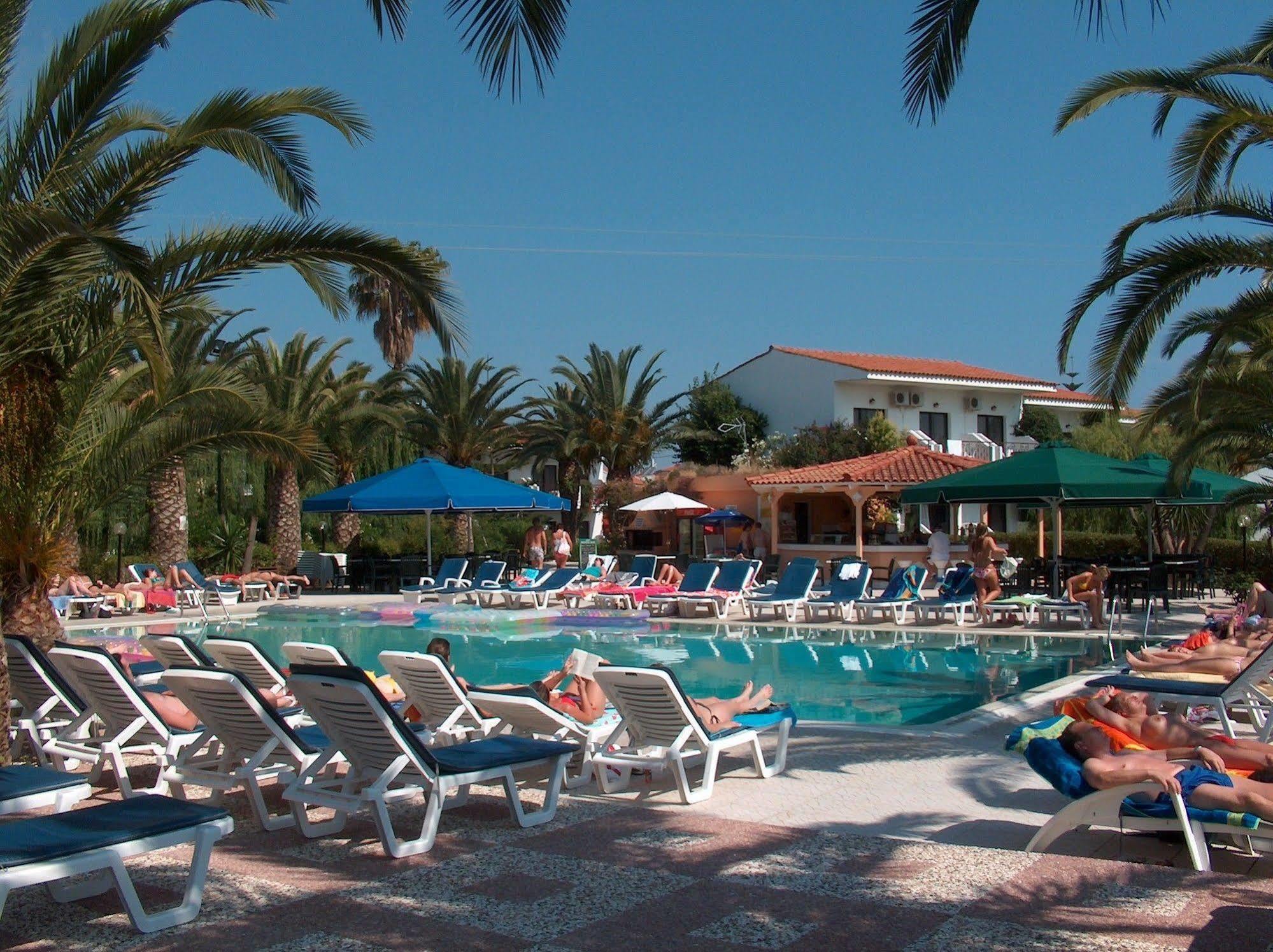 קאבוס Morfeas Hotel מראה חיצוני תמונה