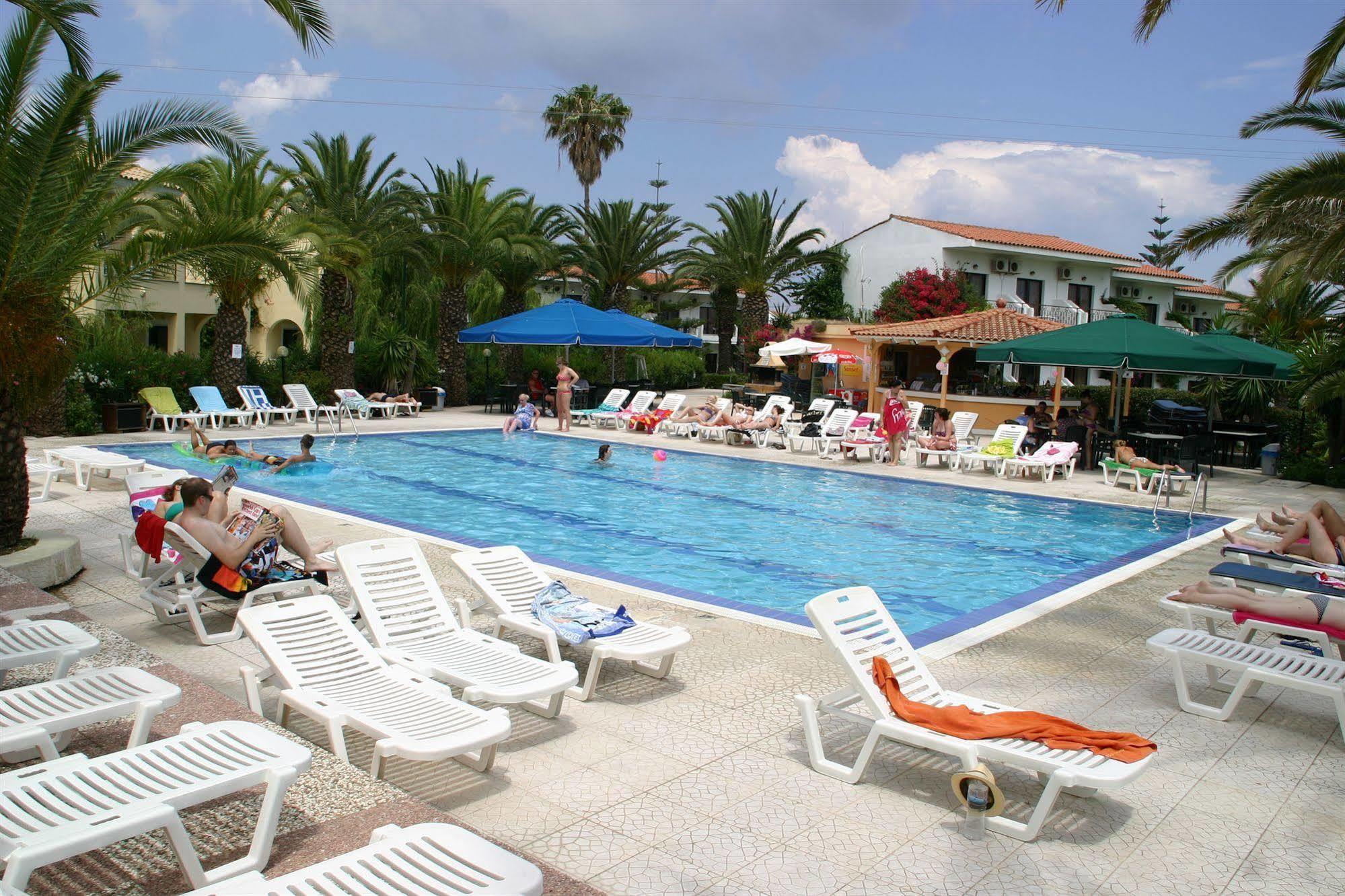 קאבוס Morfeas Hotel מראה חיצוני תמונה