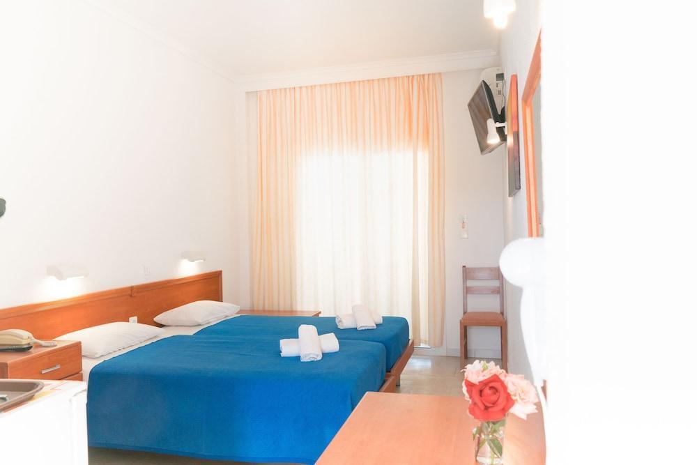 קאבוס Morfeas Hotel מראה חיצוני תמונה